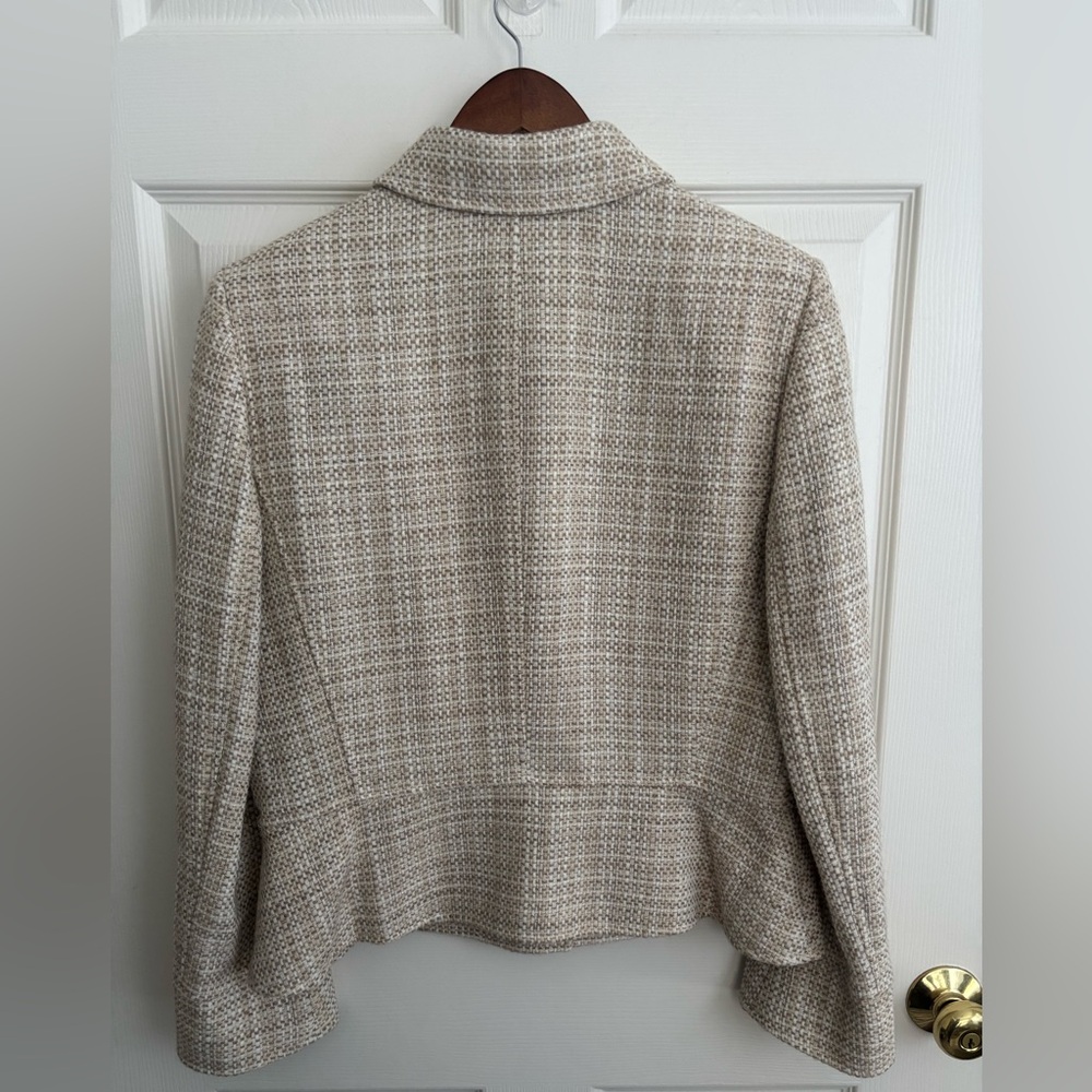 NWOT TAHARI PLAID LONG SLEEVE BEIGE FOUR BUTTON FULLY LINED NEUTRAL JACKET - Picture 3 of 14